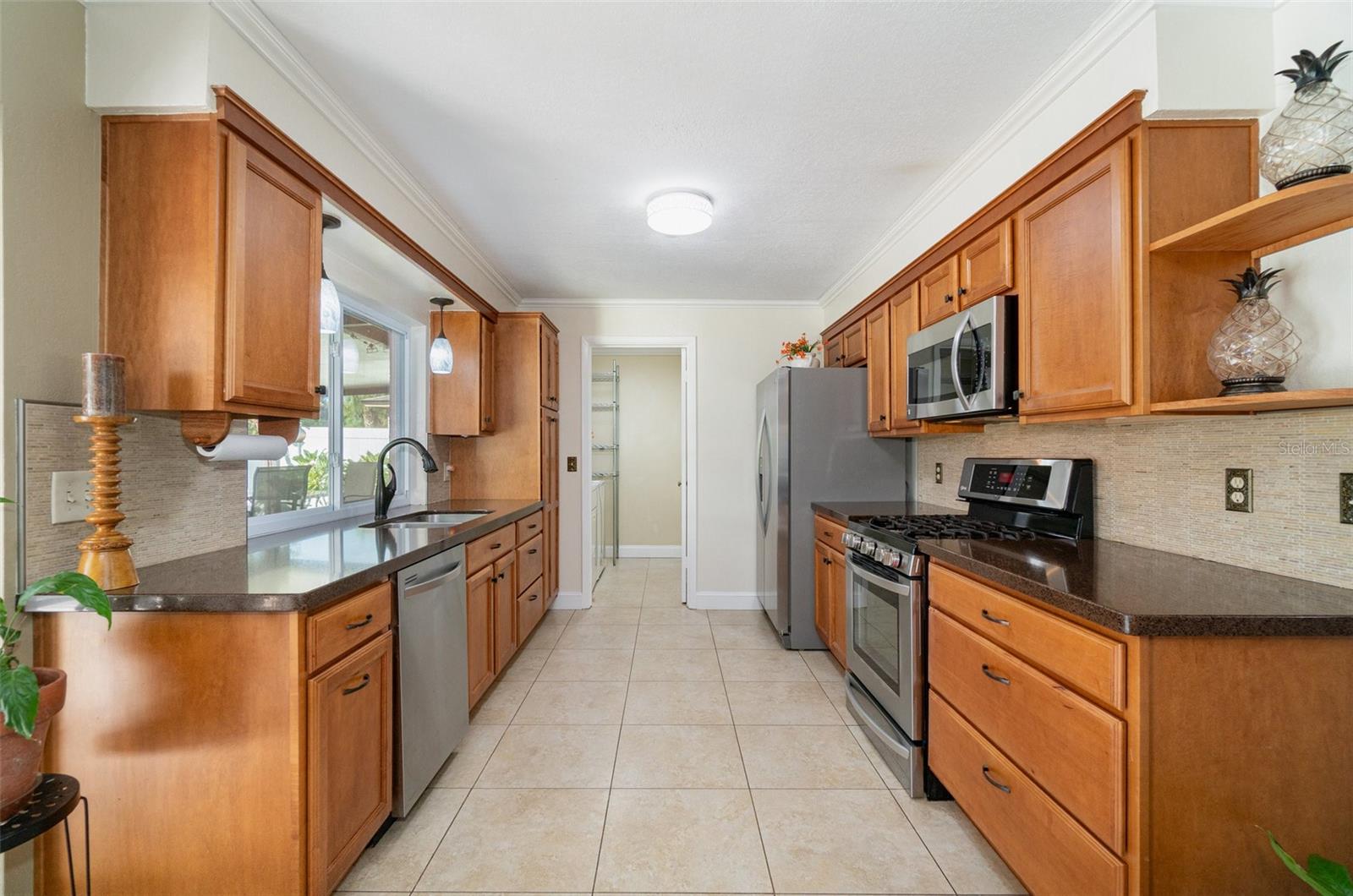 Image 12 of 28 For 1020 Alameda Drive