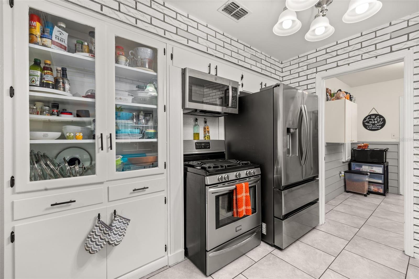 Image 14 of 85 For 1305 Wren Avenue