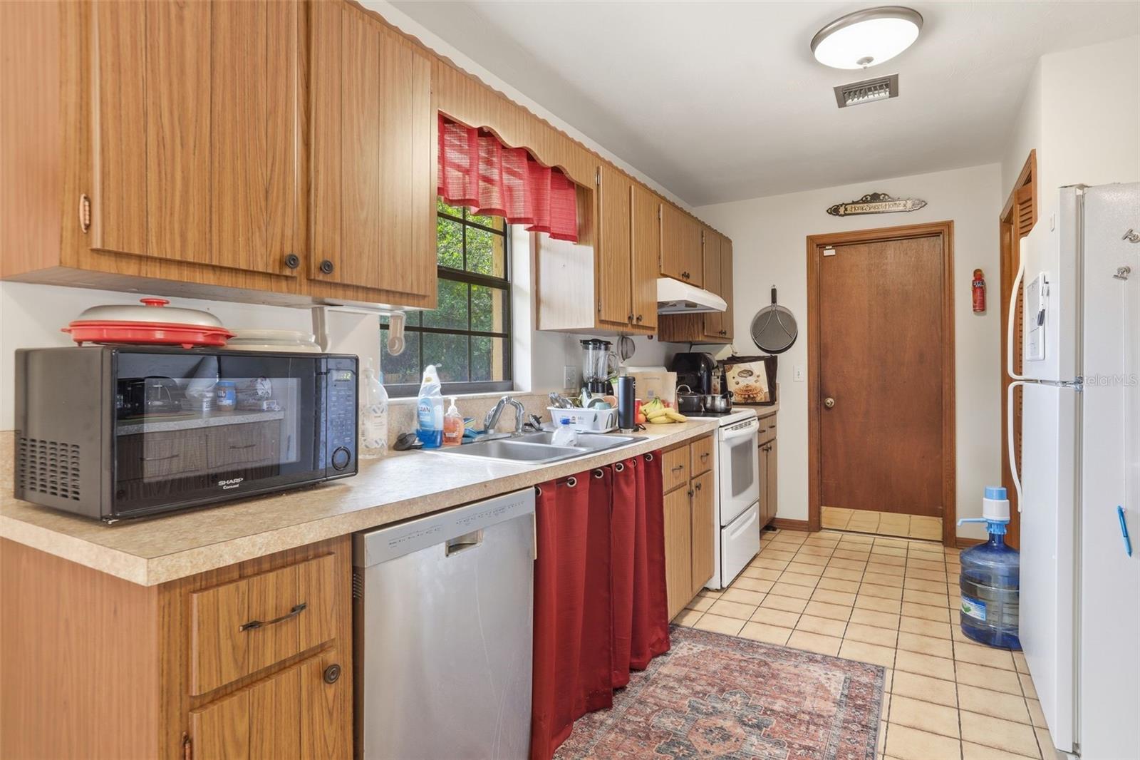 Image 12 of 41 For 3331 30th Terrace