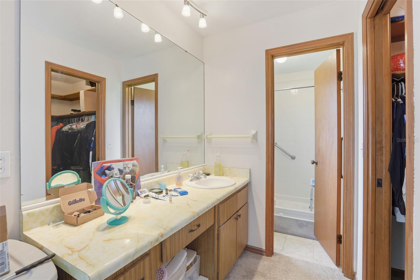 Image 17 of 41 For 3331 30th Terrace
