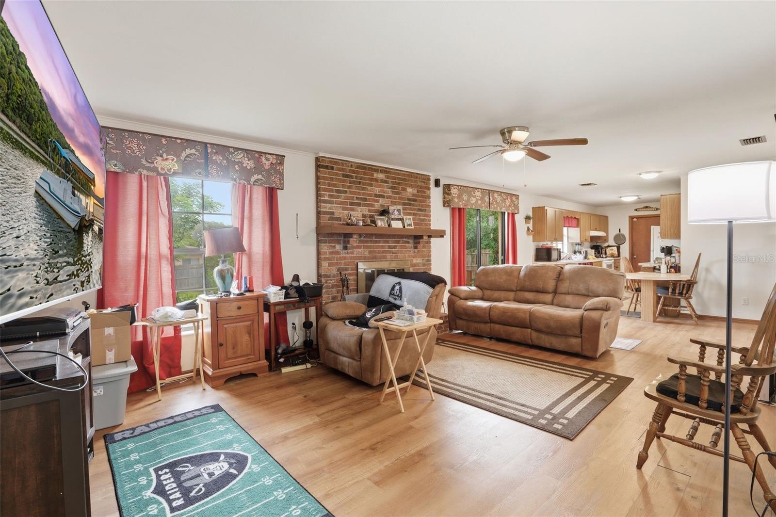 Image 9 of 41 For 3331 30th Terrace