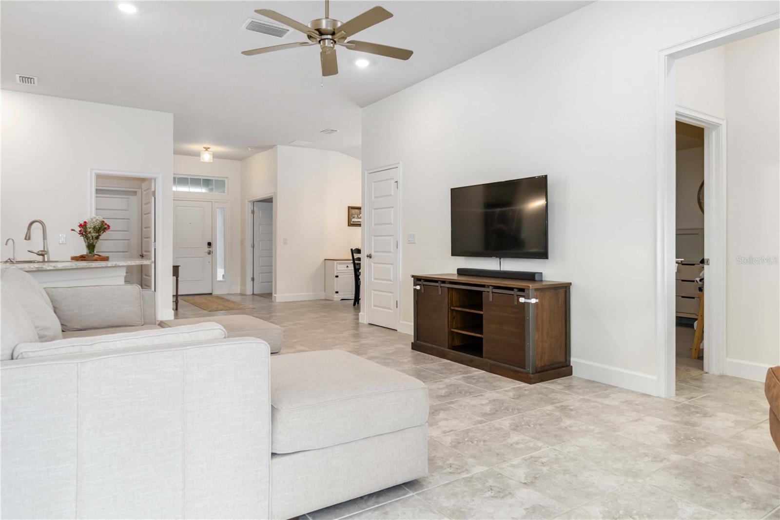 Image 13 of 44 For 745 Lantana Street