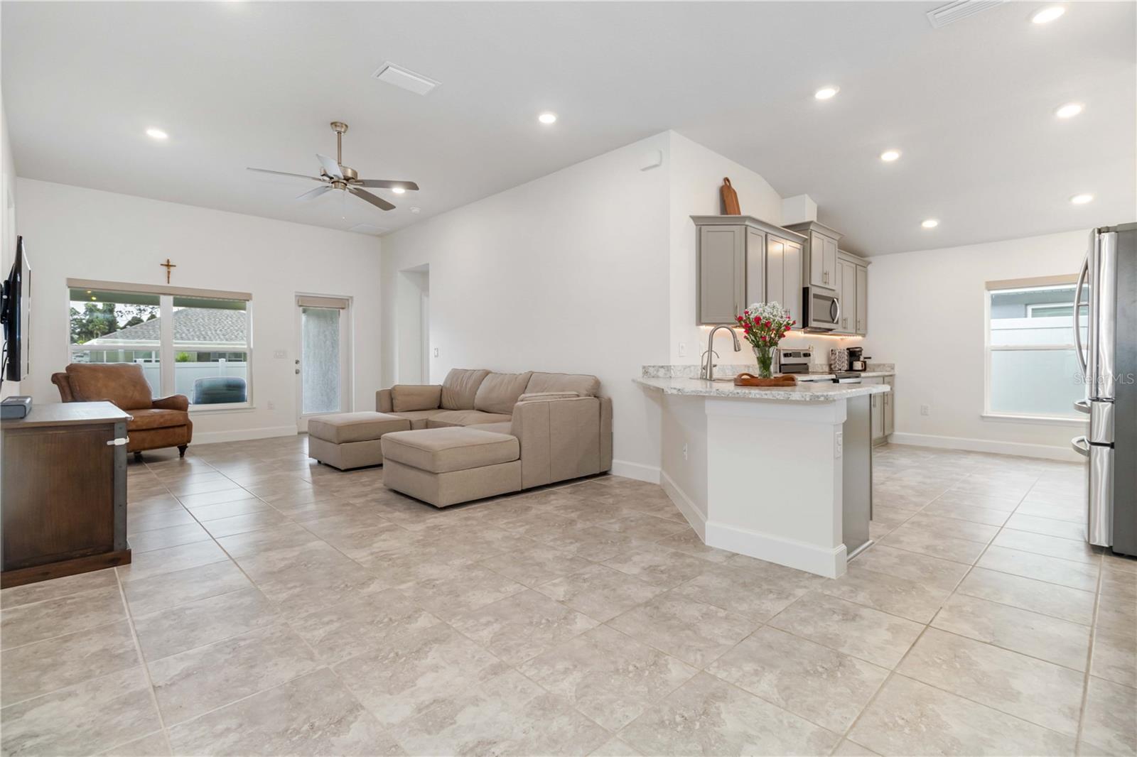 Image 15 of 44 For 745 Lantana Street