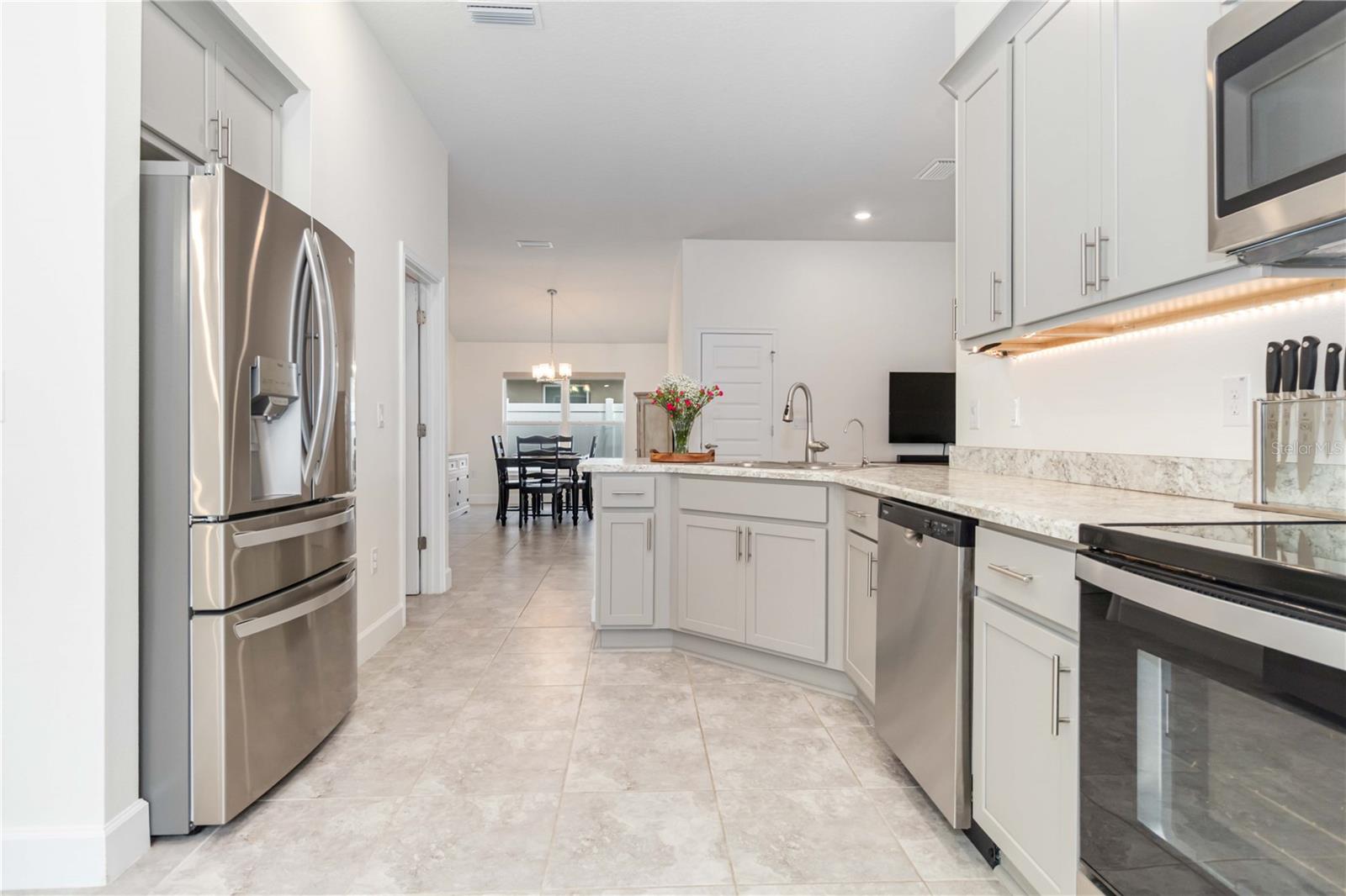 Image 18 of 44 For 745 Lantana Street