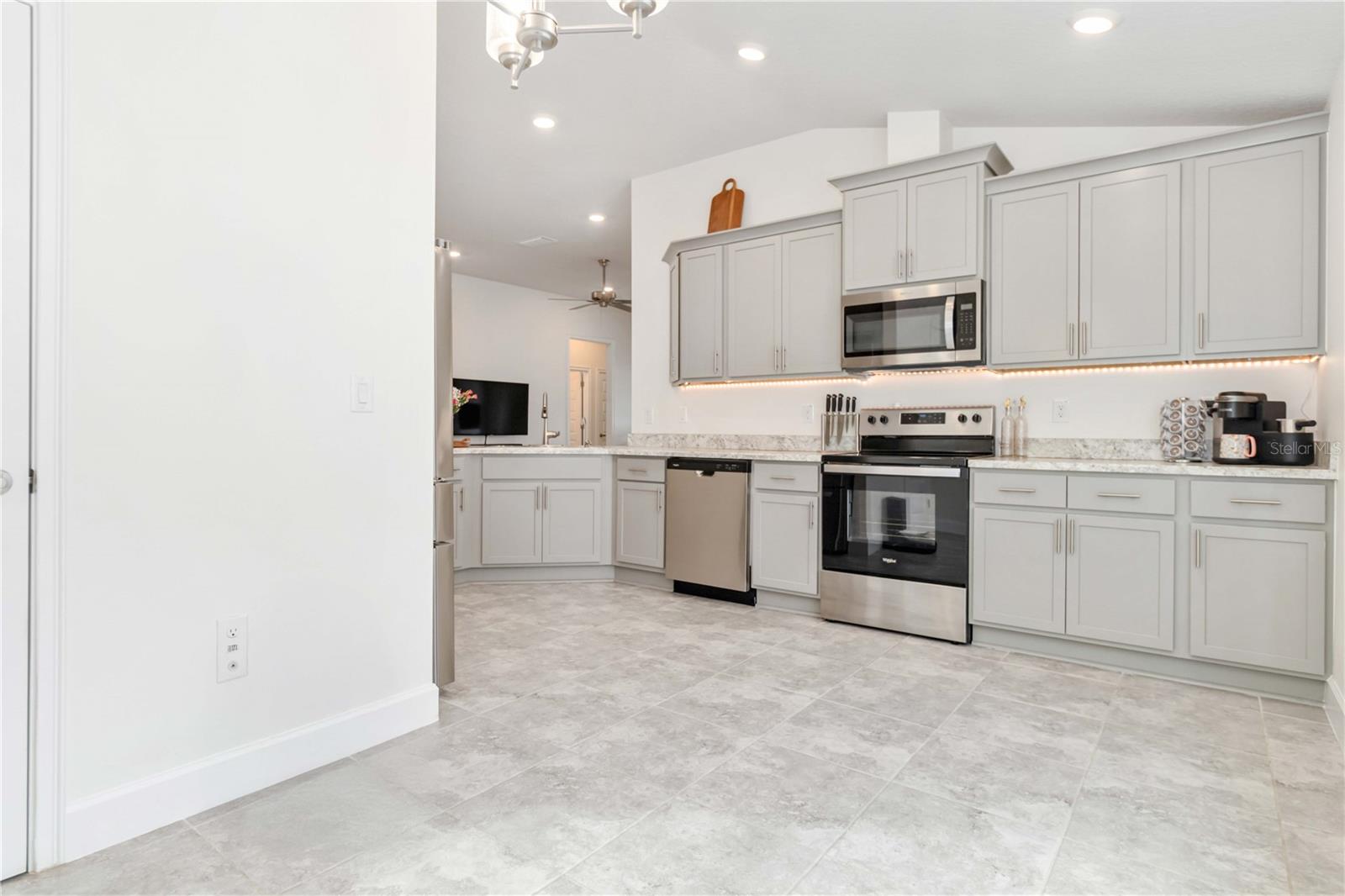 Image 20 of 44 For 745 Lantana Street