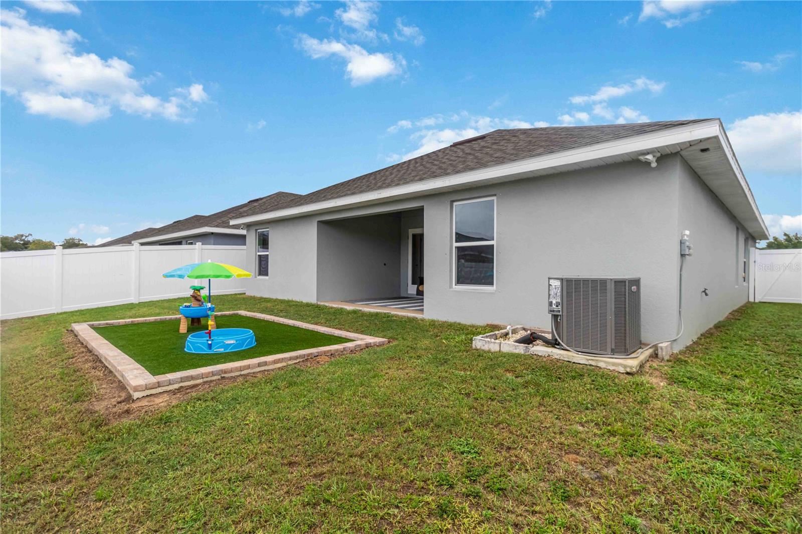 Image 39 of 44 For 745 Lantana Street