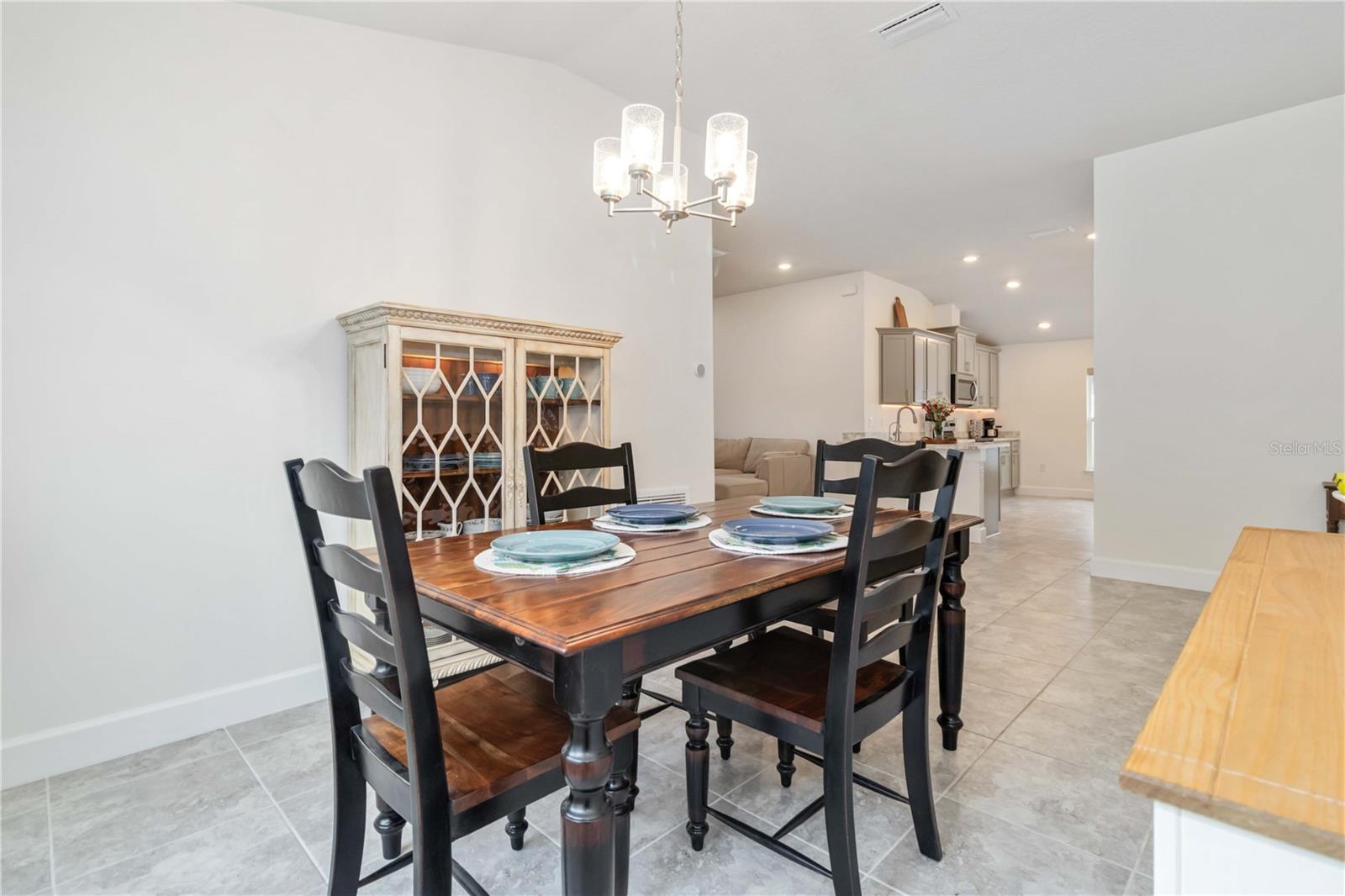 Image 9 of 44 For 745 Lantana Street