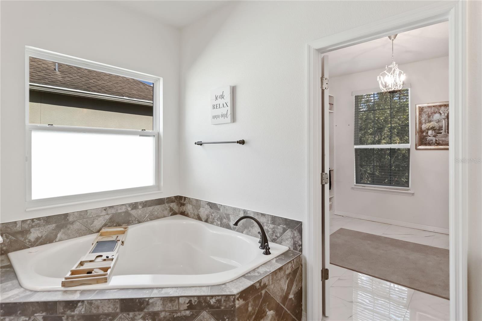 Image 16 of 39 For 248 Wallrock Court