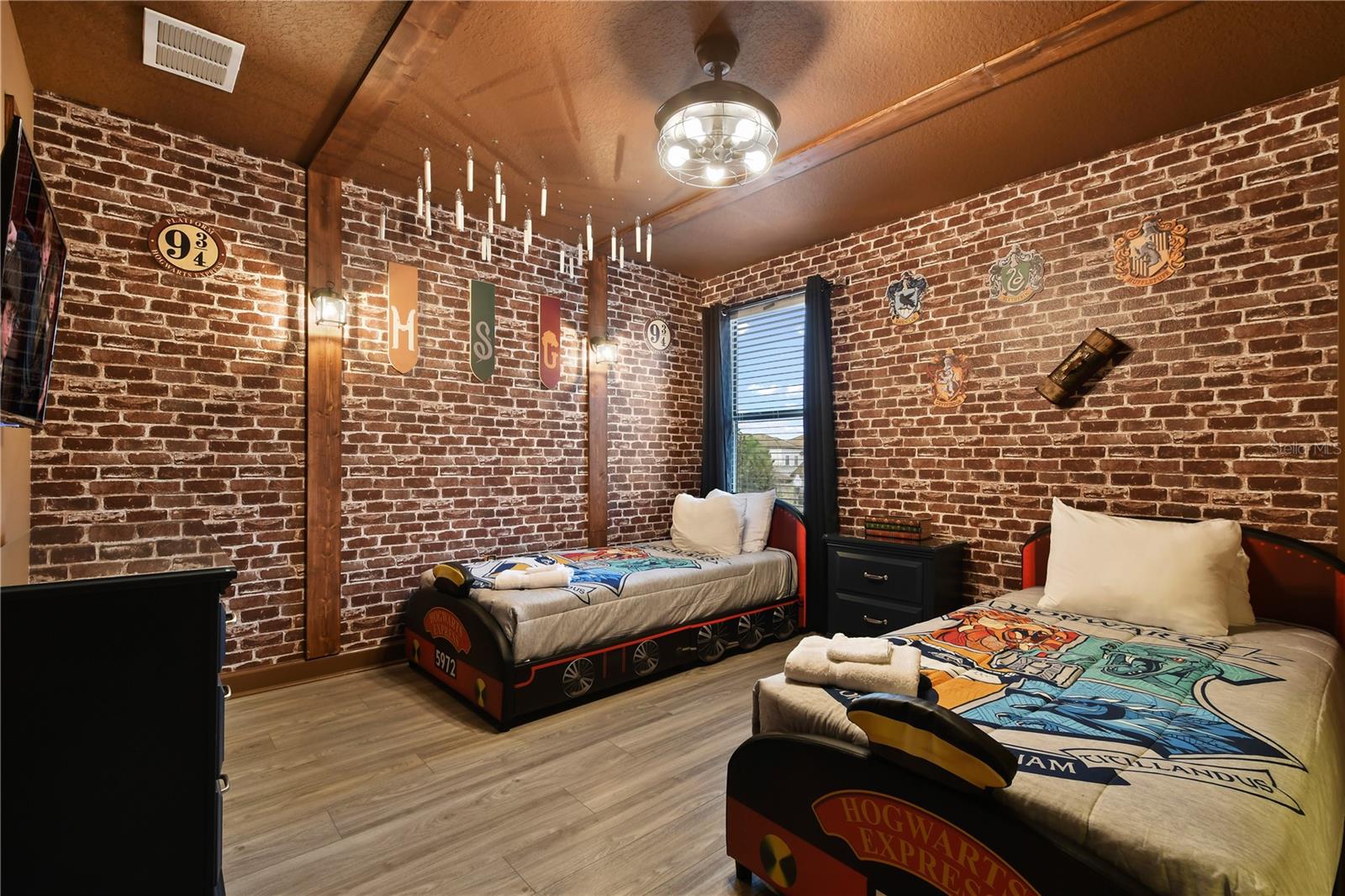 Image 26 of 57 For 1415 Moon Valley Drive