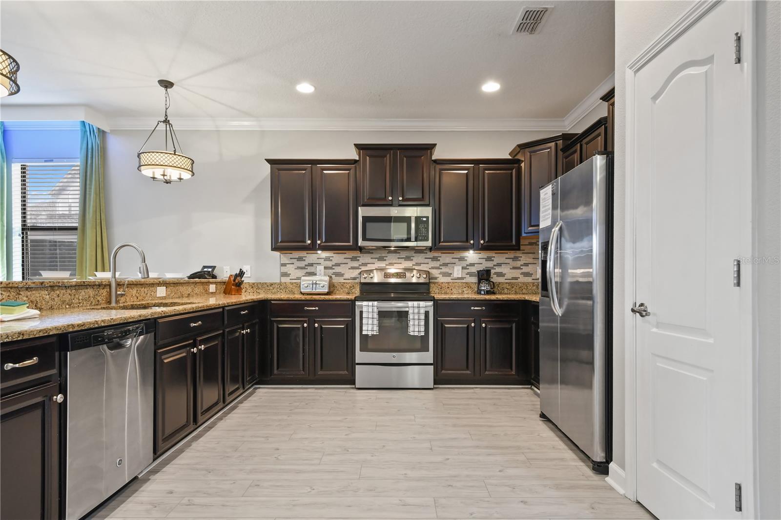 Image 4 of 57 For 1415 Moon Valley Drive