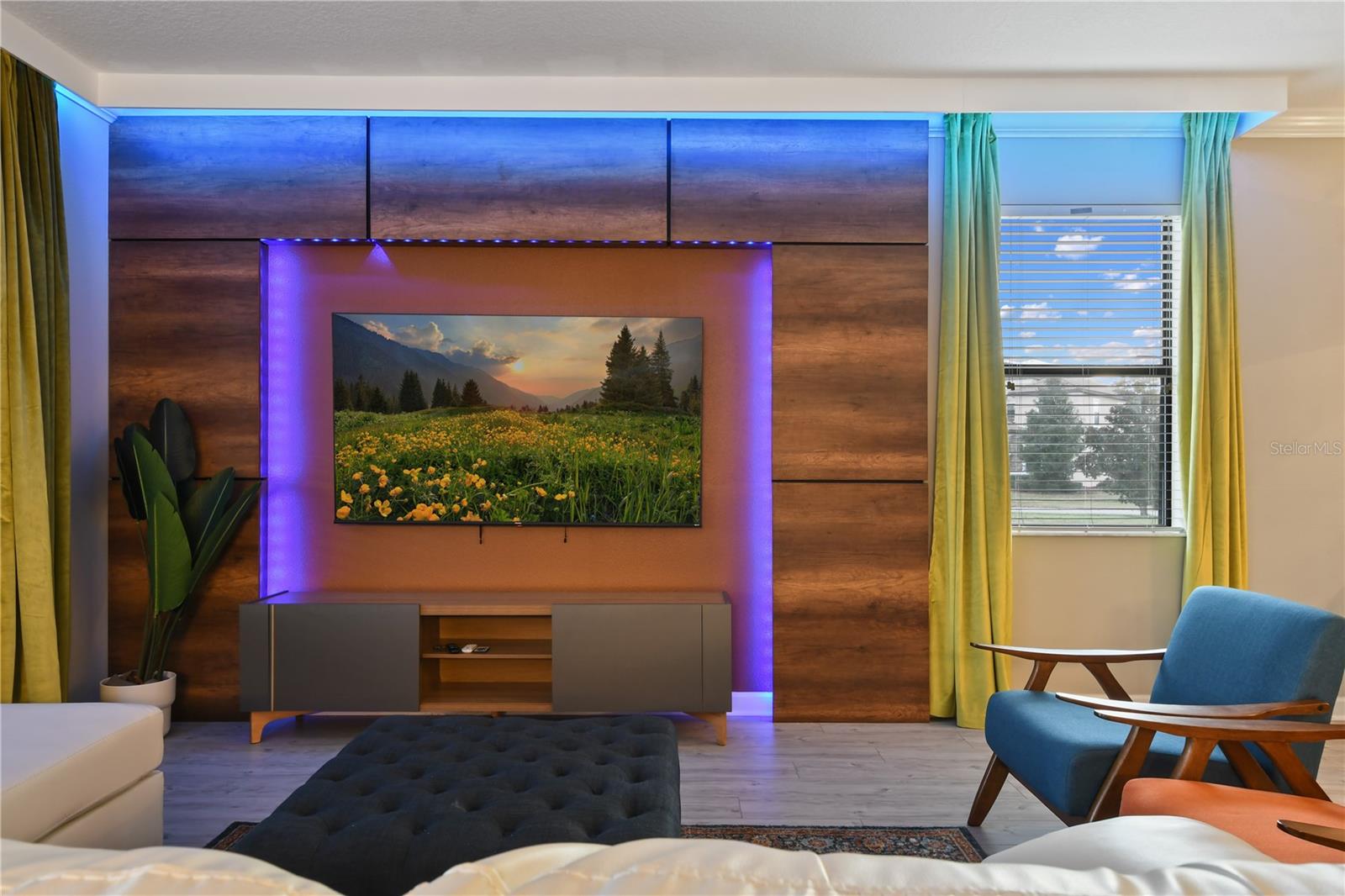 Image 8 of 57 For 1415 Moon Valley Drive