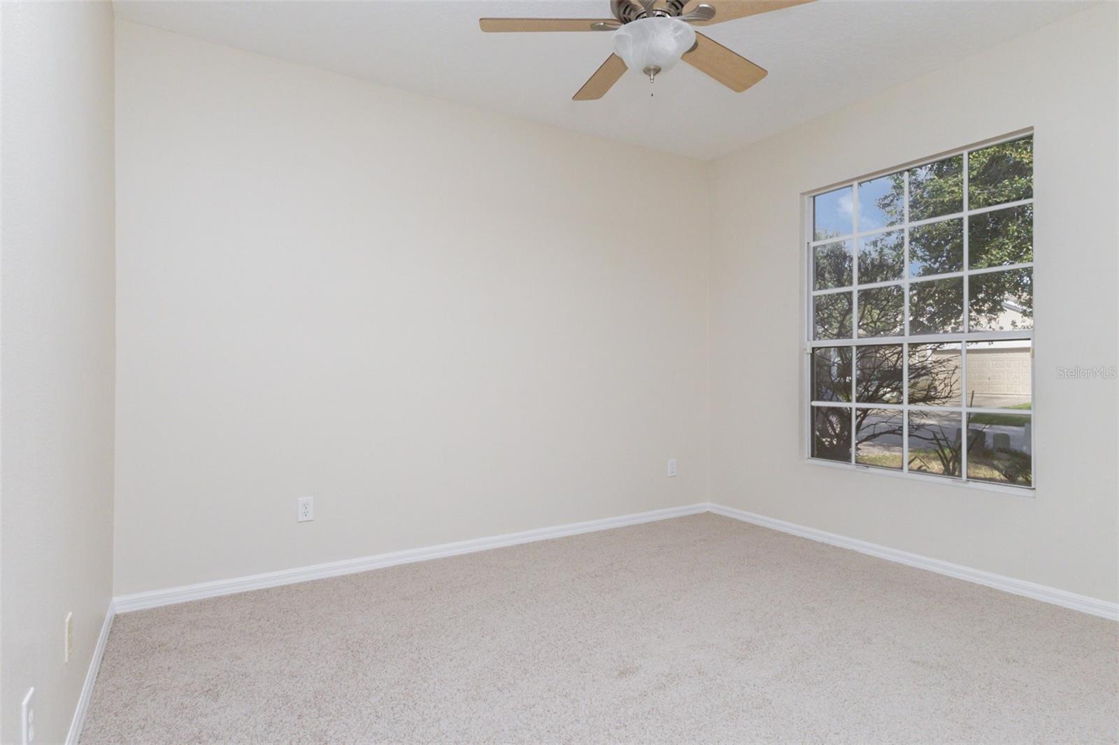 Image 11 of 31 For 213 Knollwood Drive