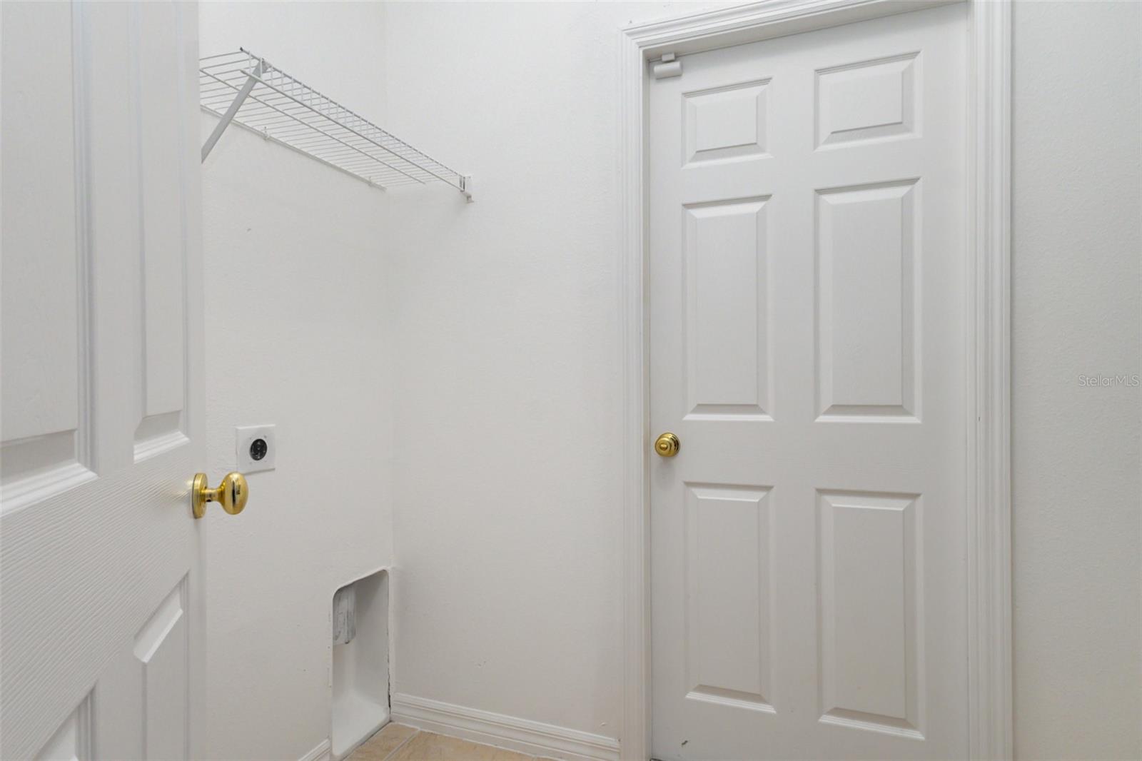 Image 17 of 31 For 213 Knollwood Drive