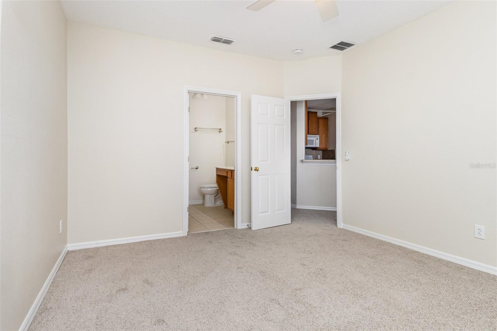 Image 23 of 31 For 213 Knollwood Drive