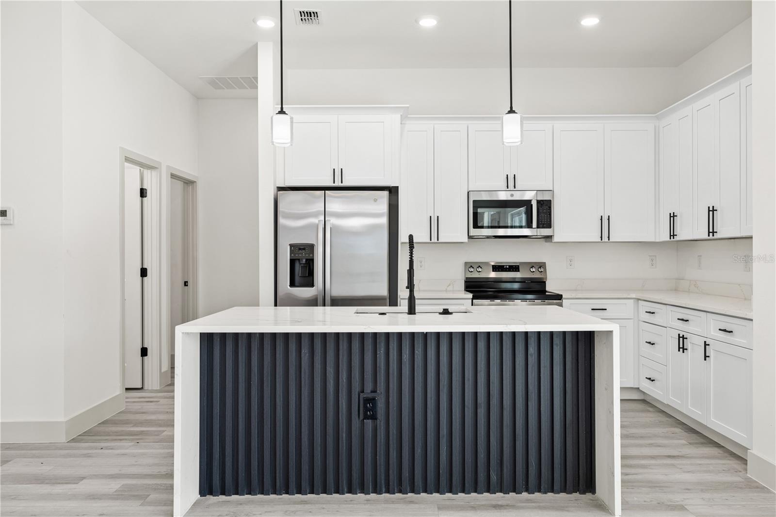 Image 15 of 46 For 15467 Hillsborough Boulevard