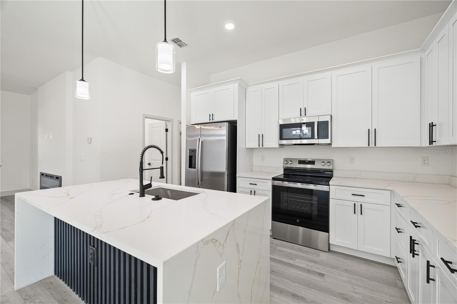 Image 16 of 46 For 15467 Hillsborough Boulevard