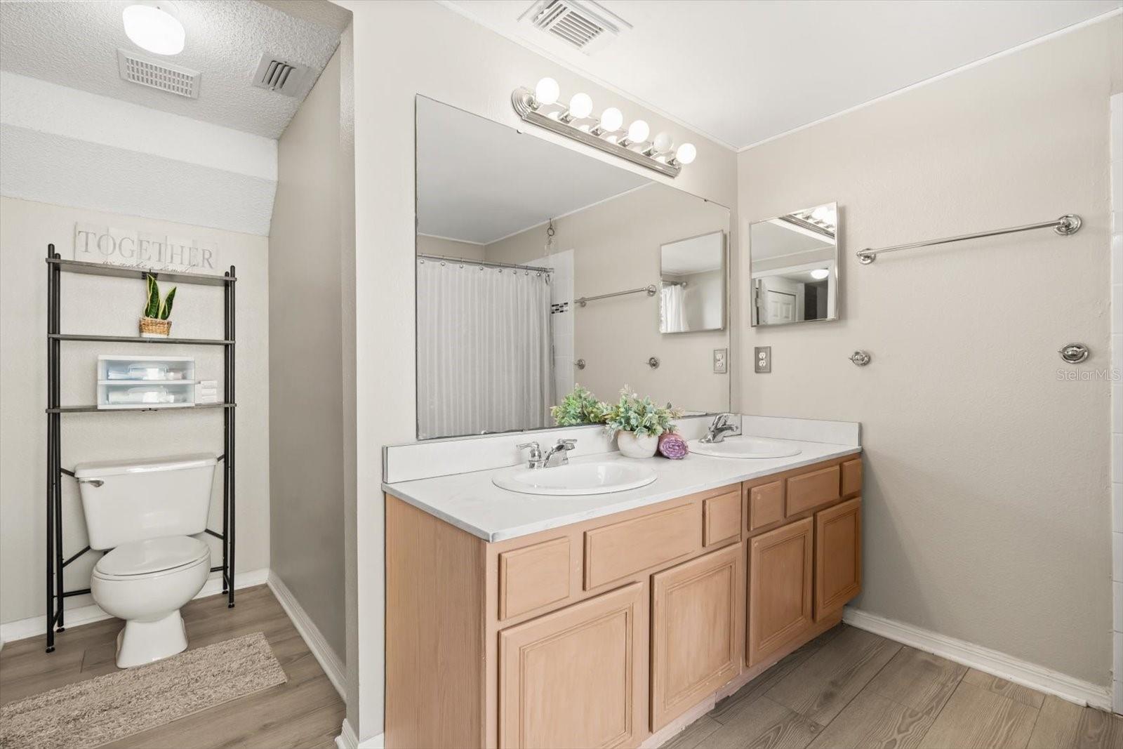 Image 17 of 27 For 1003 Wharf Creek Court