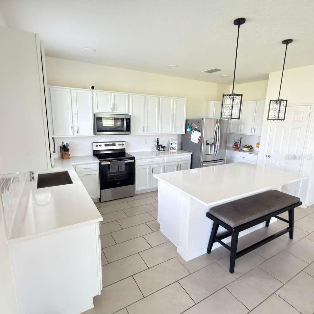 Image 7 of 29 For 850 Overpool Avenue