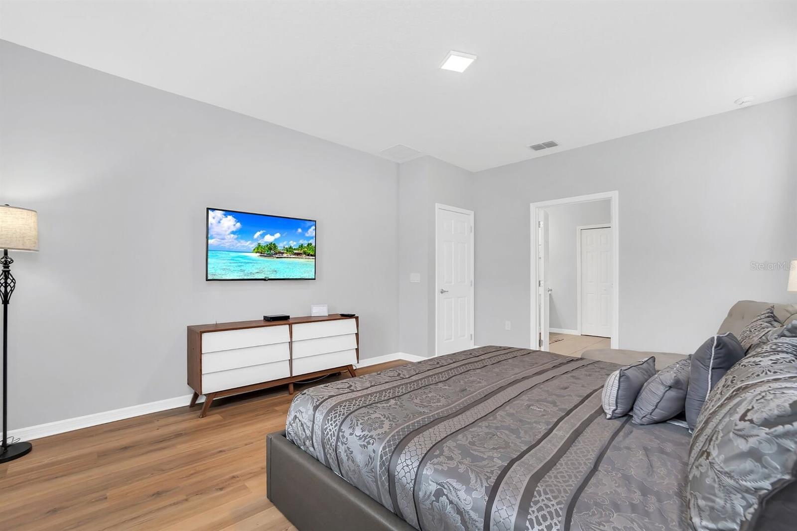 Image 16 of 74 For 6148 Broad Oak Drive