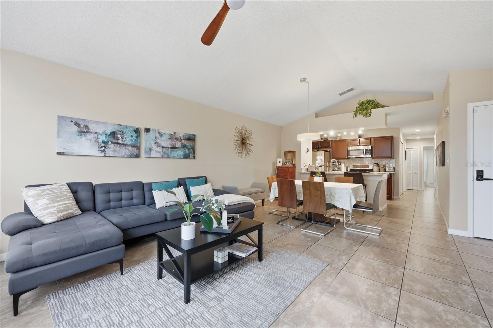 Image 10 of 30 For 8718 Rain Forest Place C