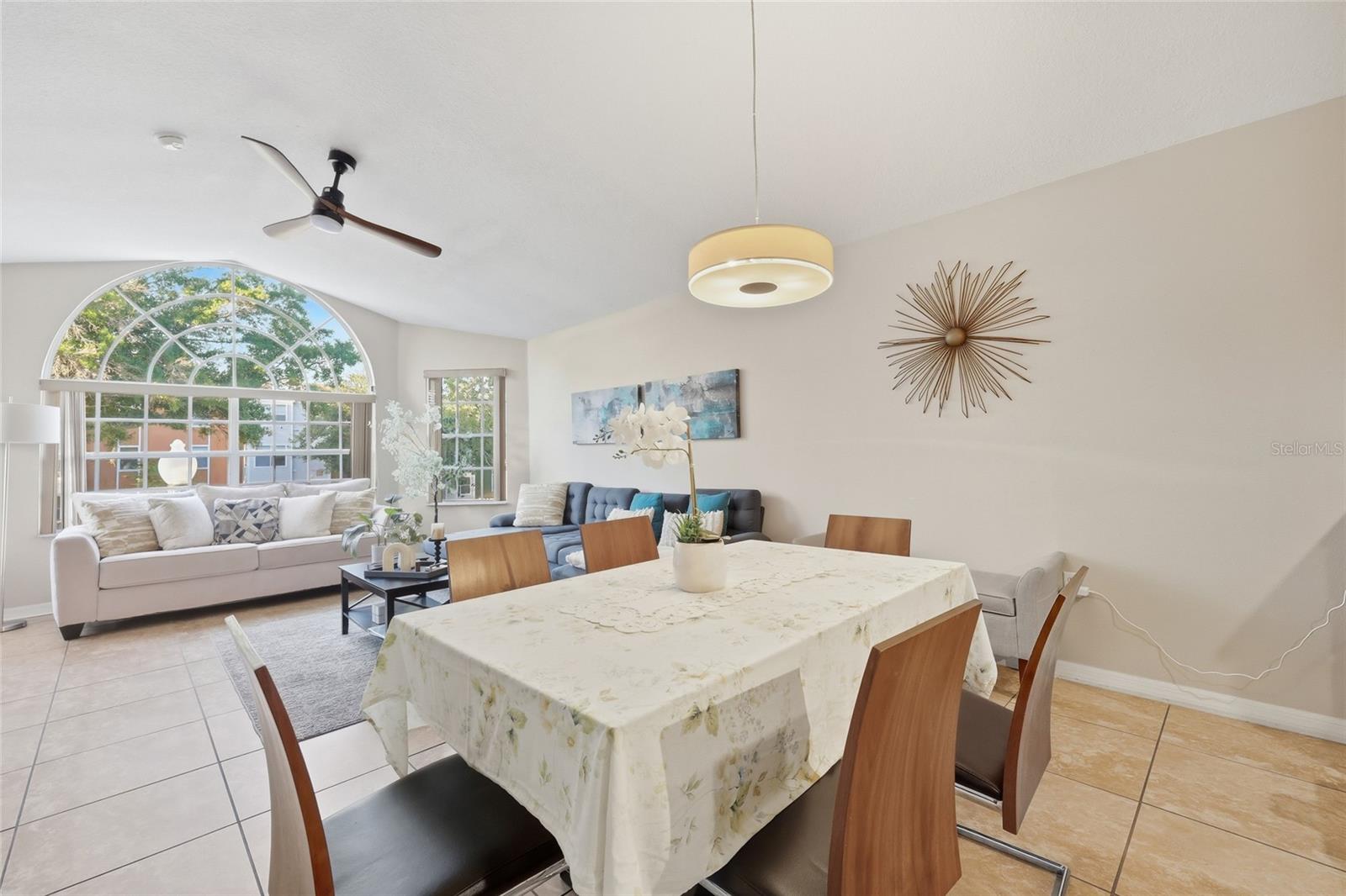 Image 11 of 30 For 8718 Rain Forest Place C