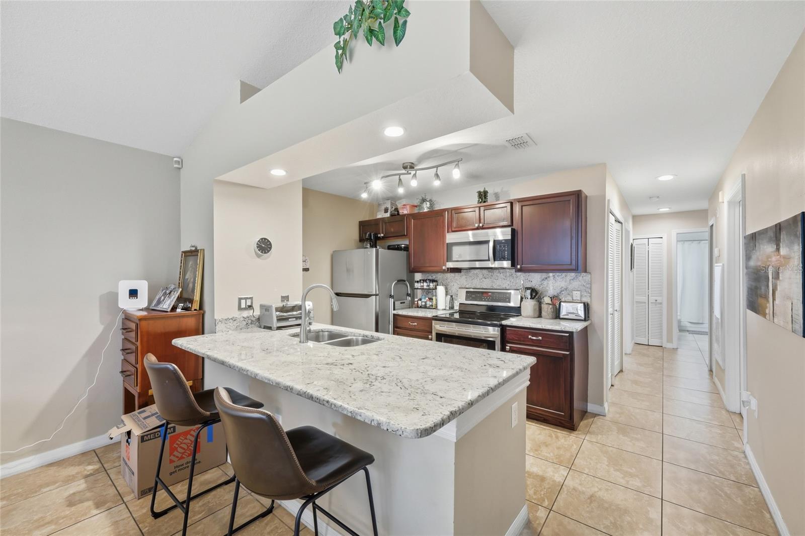 Image 13 of 30 For 8718 Rain Forest Place C