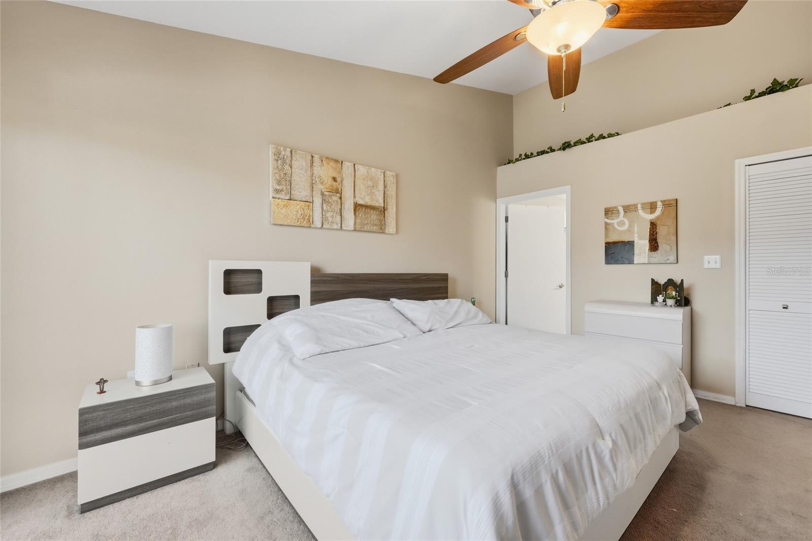 Image 18 of 30 For 8718 Rain Forest Place C