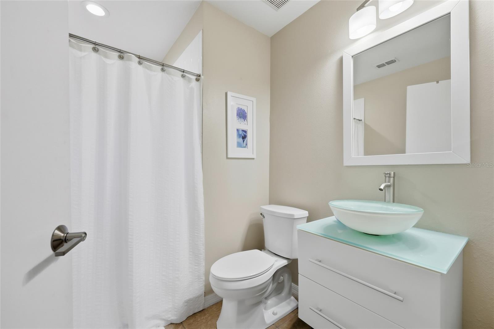 Image 19 of 30 For 8718 Rain Forest Place C