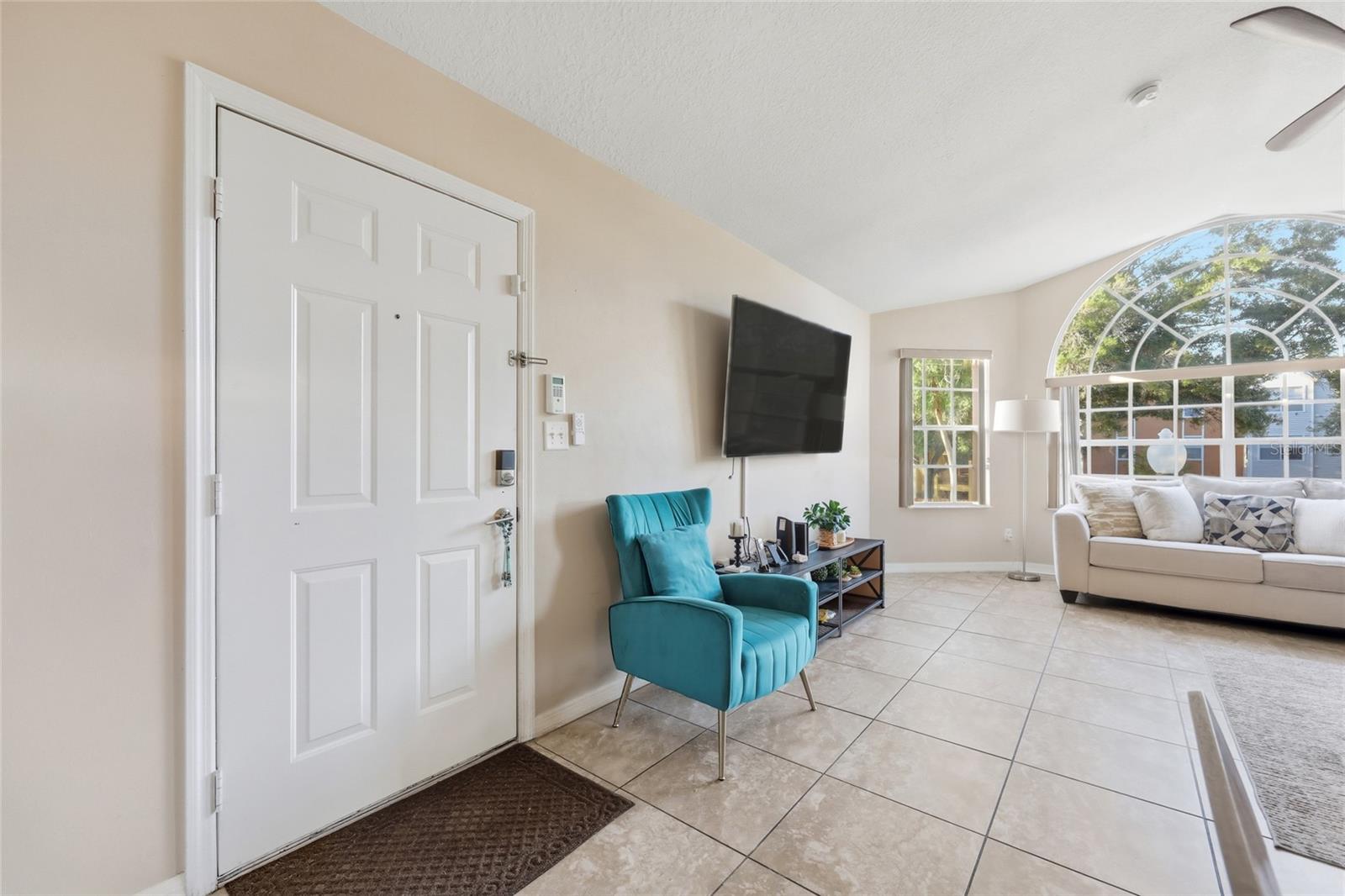 Image 6 of 30 For 8718 Rain Forest Place C