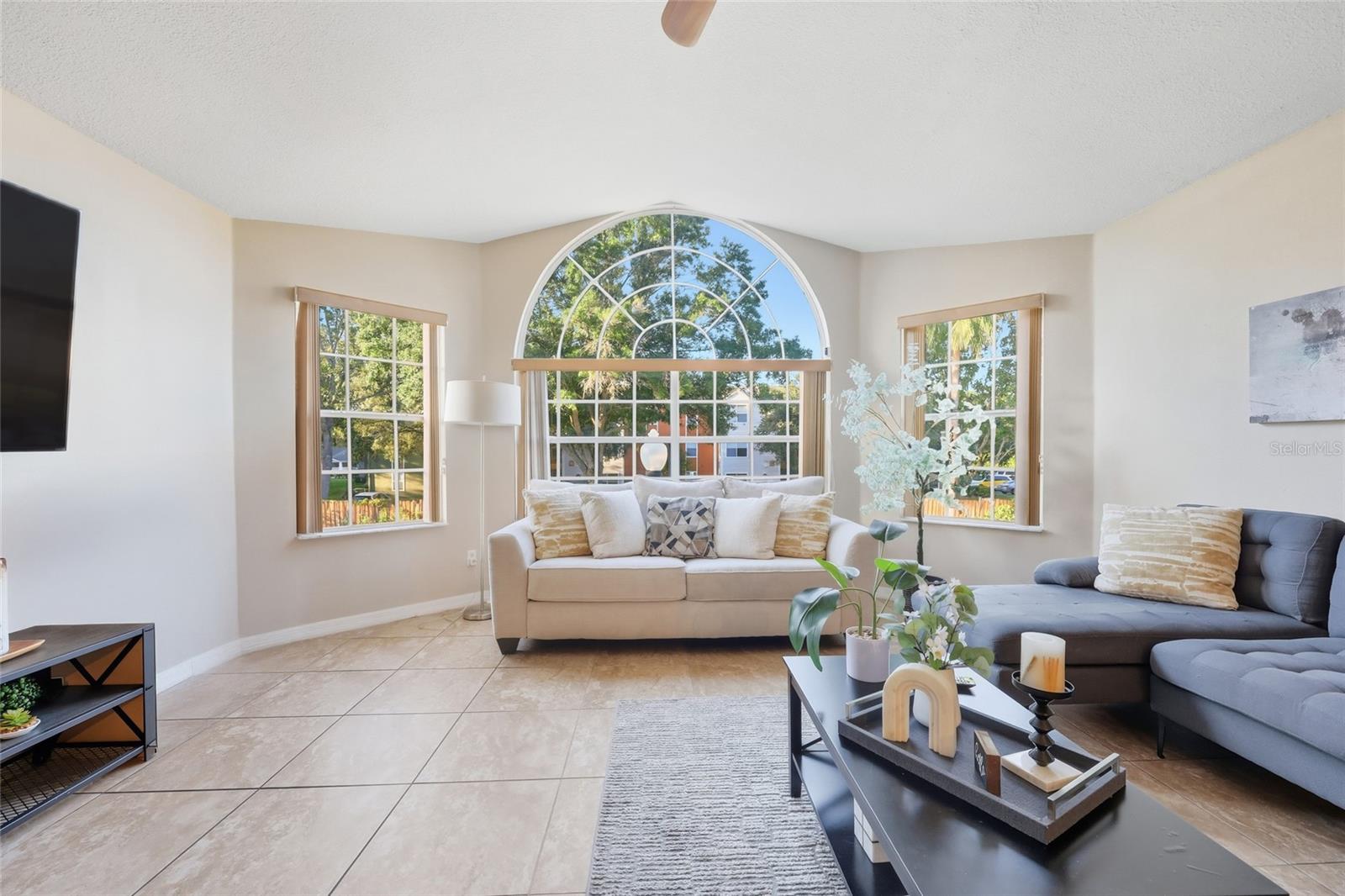 Image 7 of 30 For 8718 Rain Forest Place C