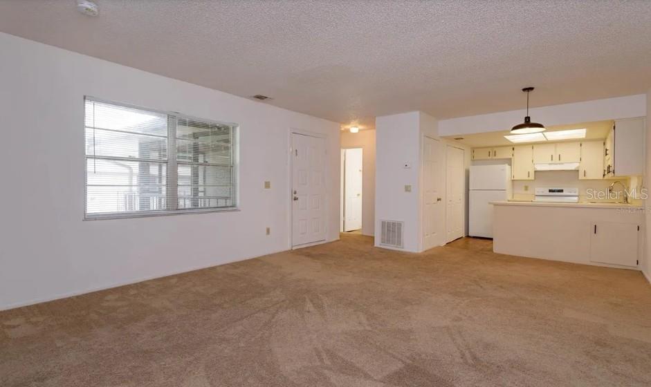 Image 10 of 24 For 68 Windtree Lane 201