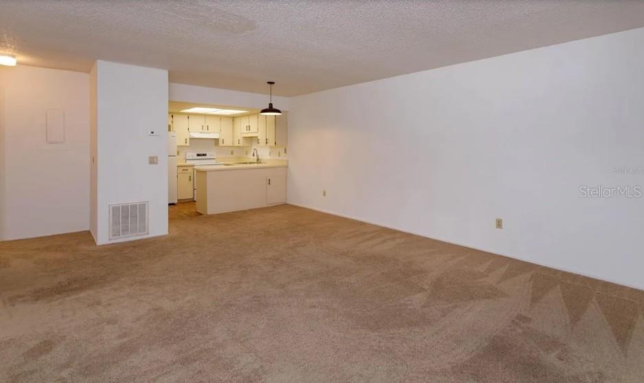 Image 11 of 24 For 68 Windtree Lane 201
