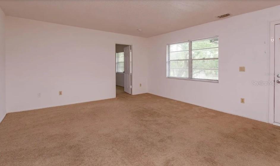 Image 13 of 24 For 68 Windtree Lane 201