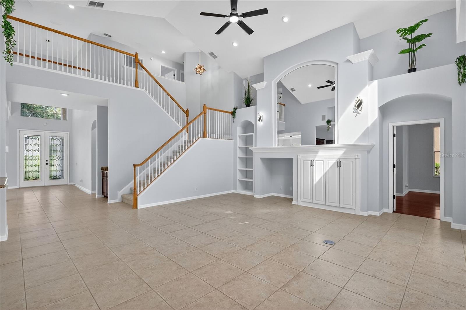 Image 14 of 47 For 10207 Deercliff Drive