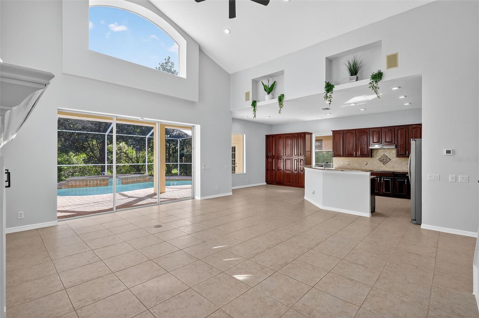Image 16 of 47 For 10207 Deercliff Drive