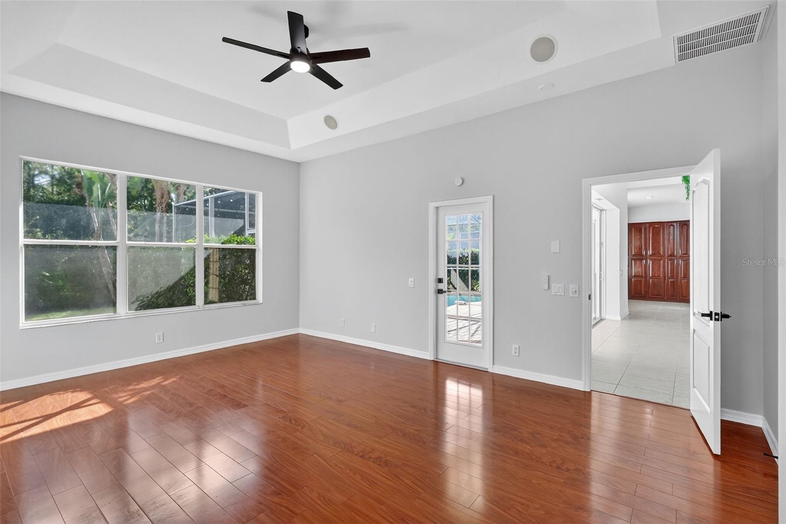 Image 18 of 47 For 10207 Deercliff Drive