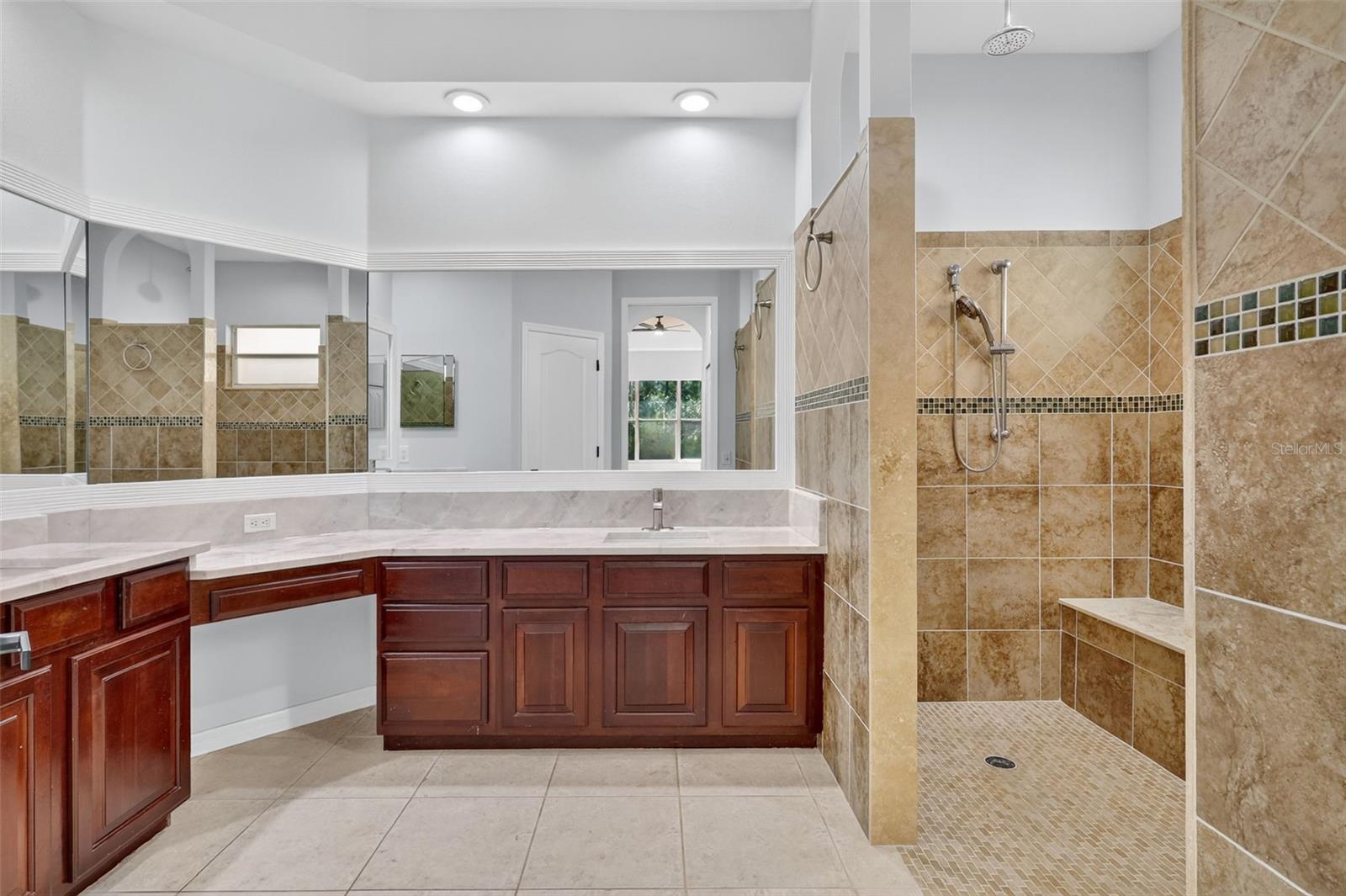 Image 21 of 47 For 10207 Deercliff Drive