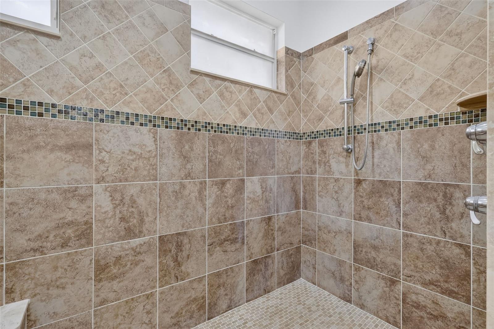 Image 23 of 47 For 10207 Deercliff Drive
