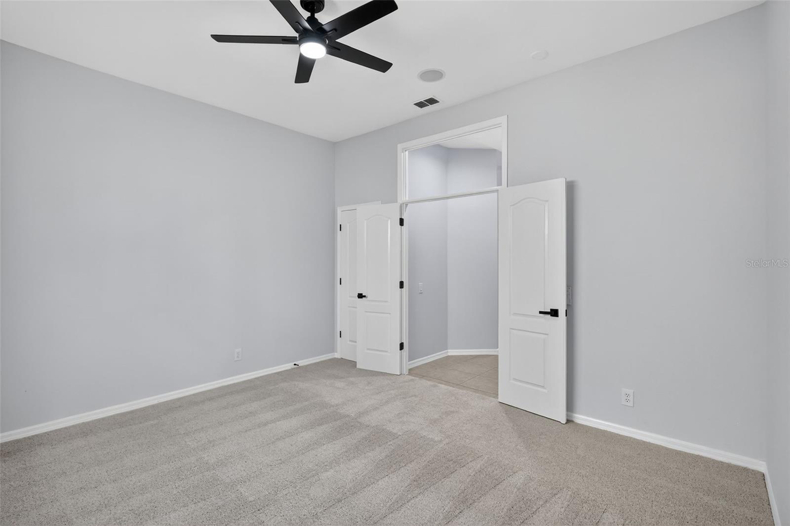 Image 24 of 47 For 10207 Deercliff Drive