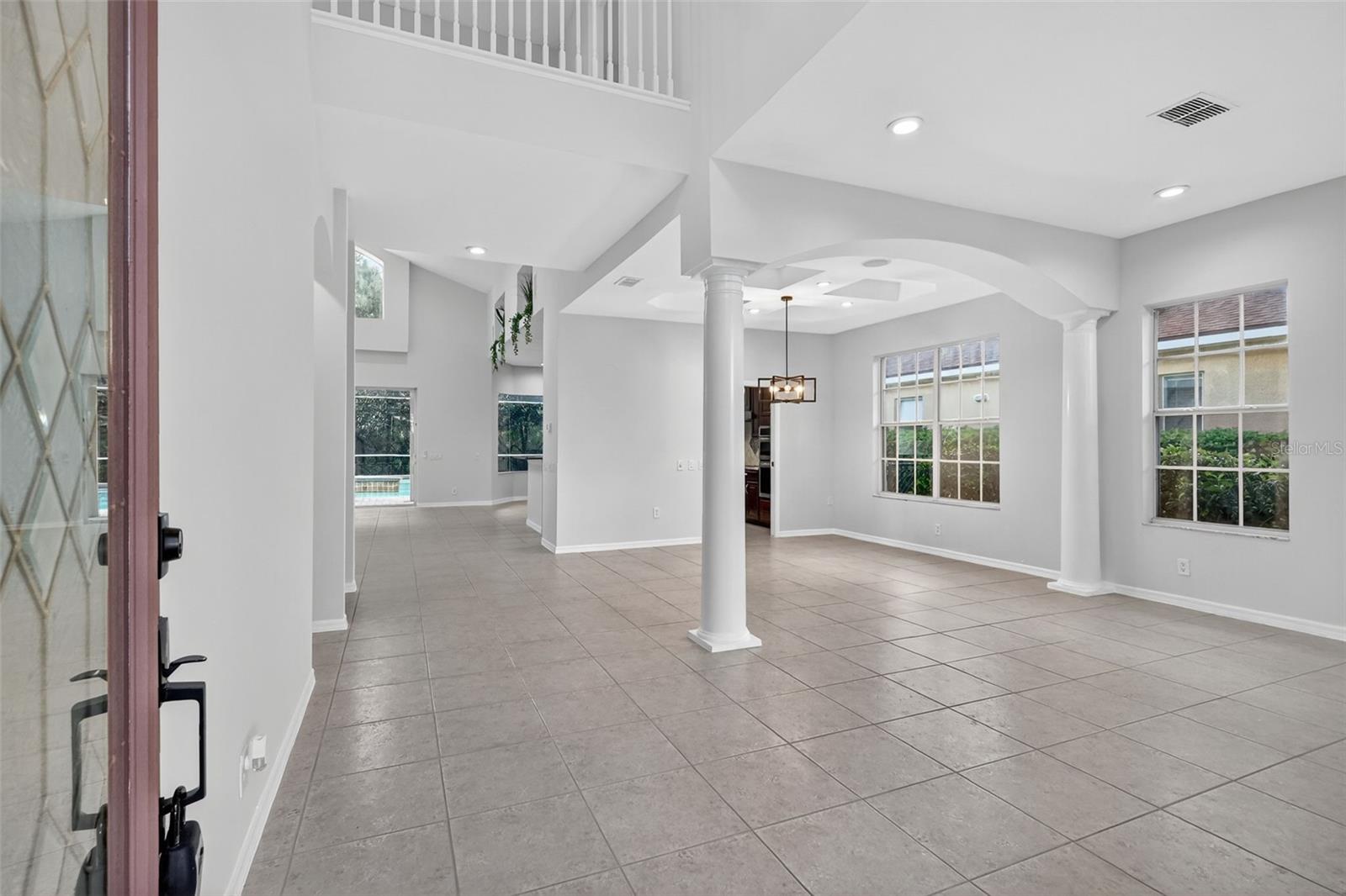 Image 4 of 47 For 10207 Deercliff Drive