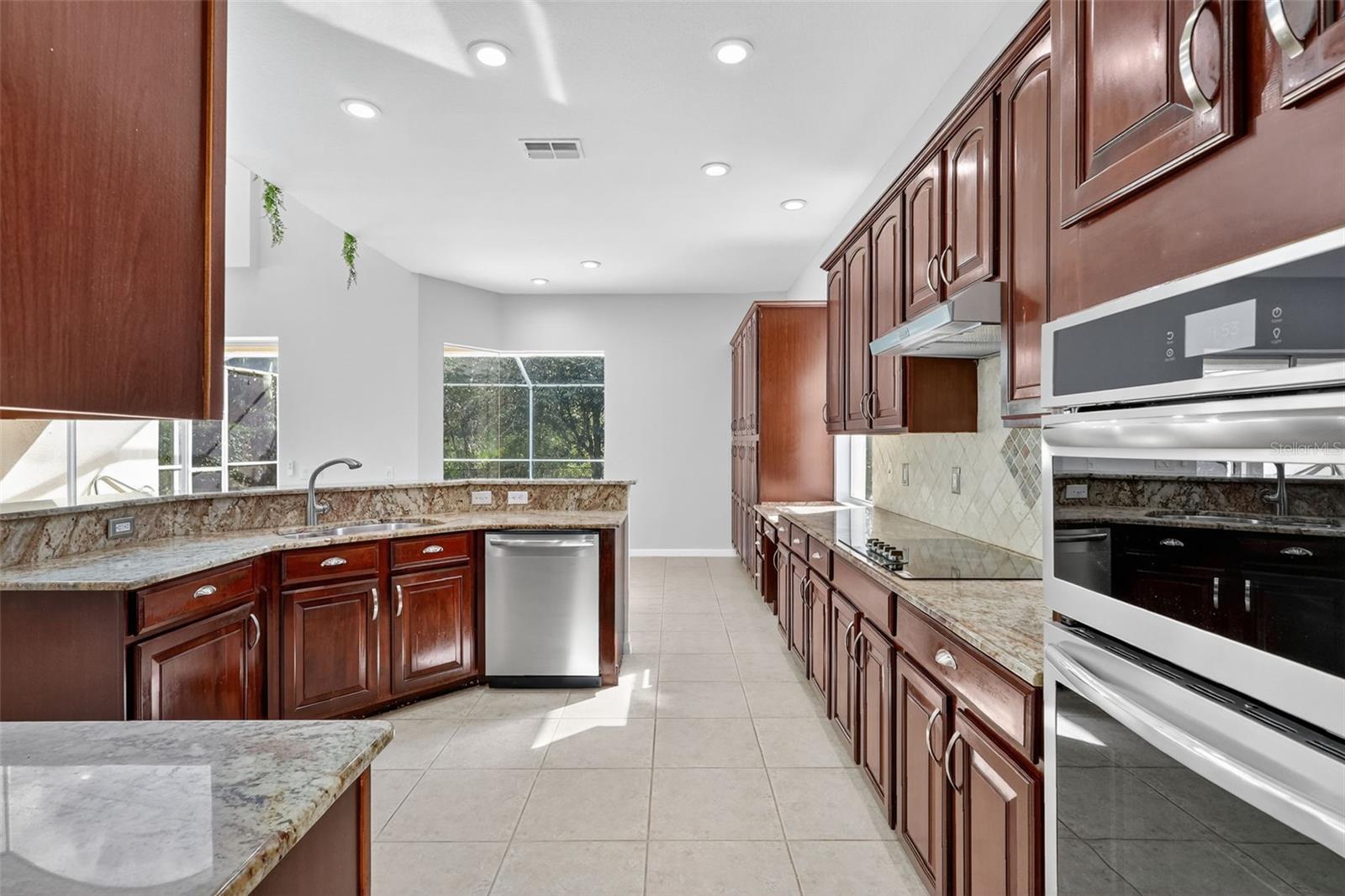 Image 7 of 47 For 10207 Deercliff Drive