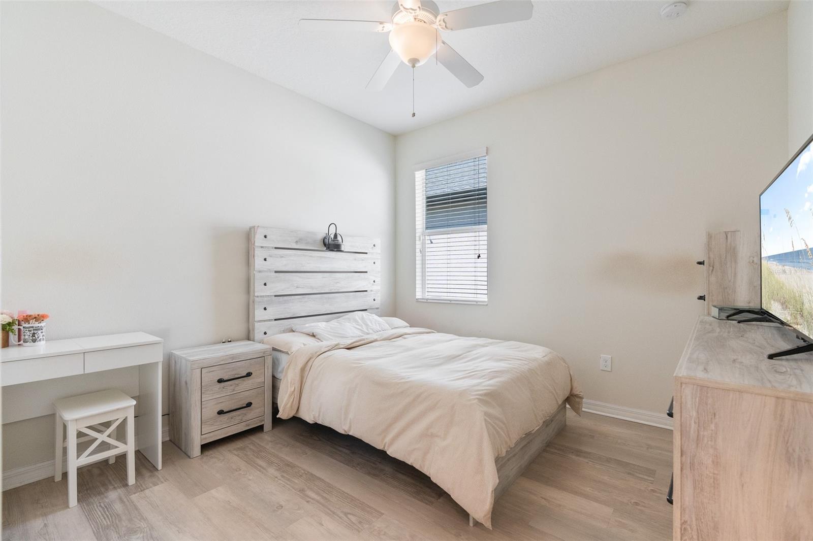 Image 22 of 44 For 7451 Fairgrove Avenue