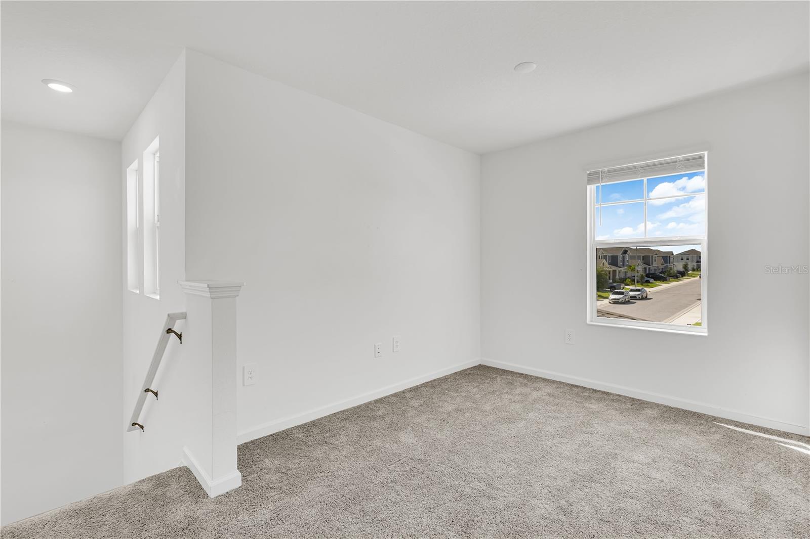 Image 10 of 19 For 1021 Waterfall Boulevard