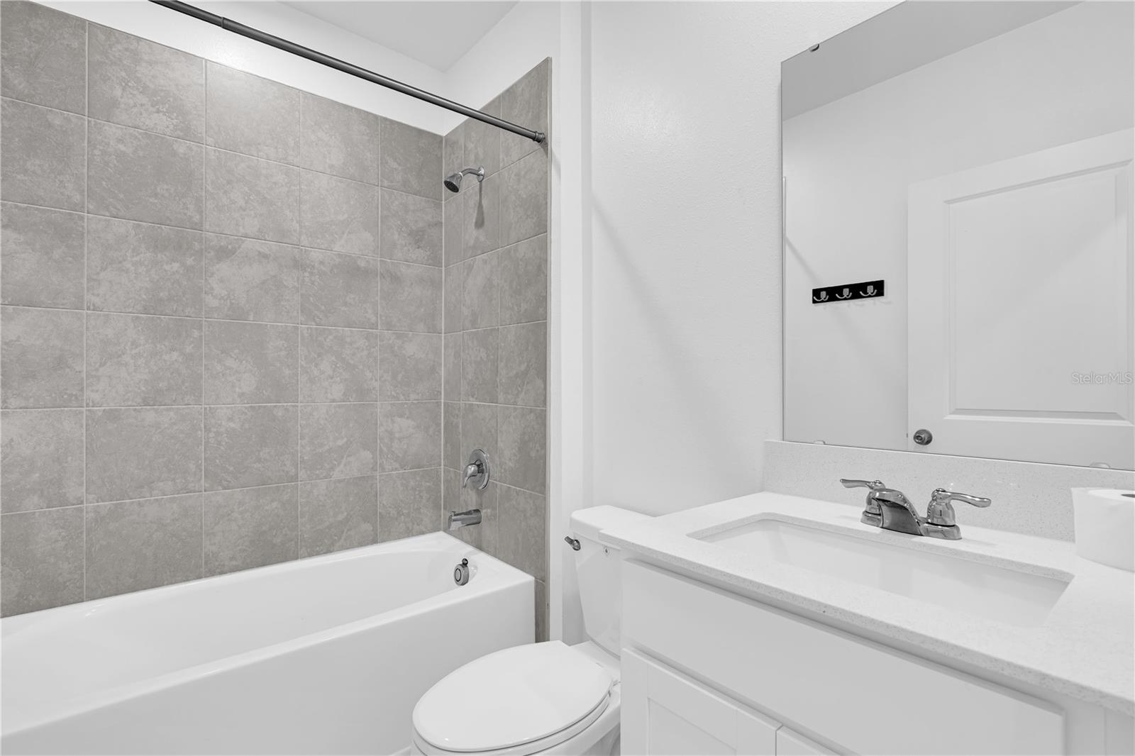 Image 11 of 19 For 1021 Waterfall Boulevard