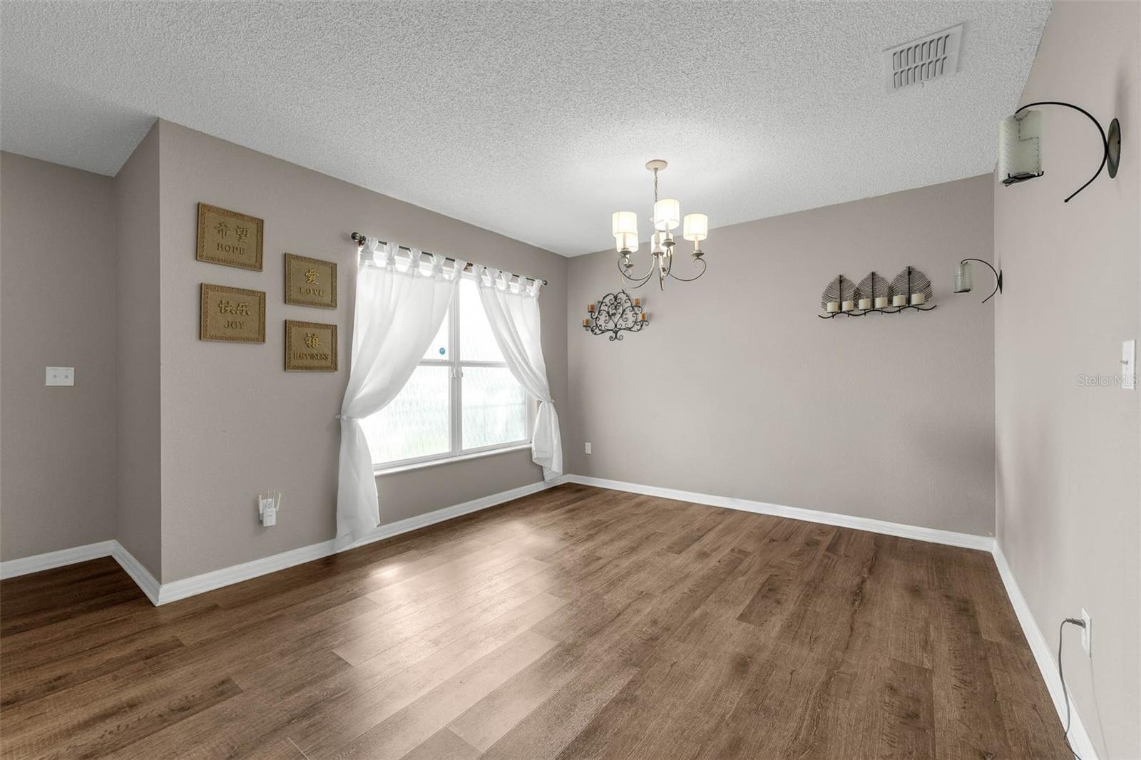 Image 6 of 53 For 754 Bristol Forest Way