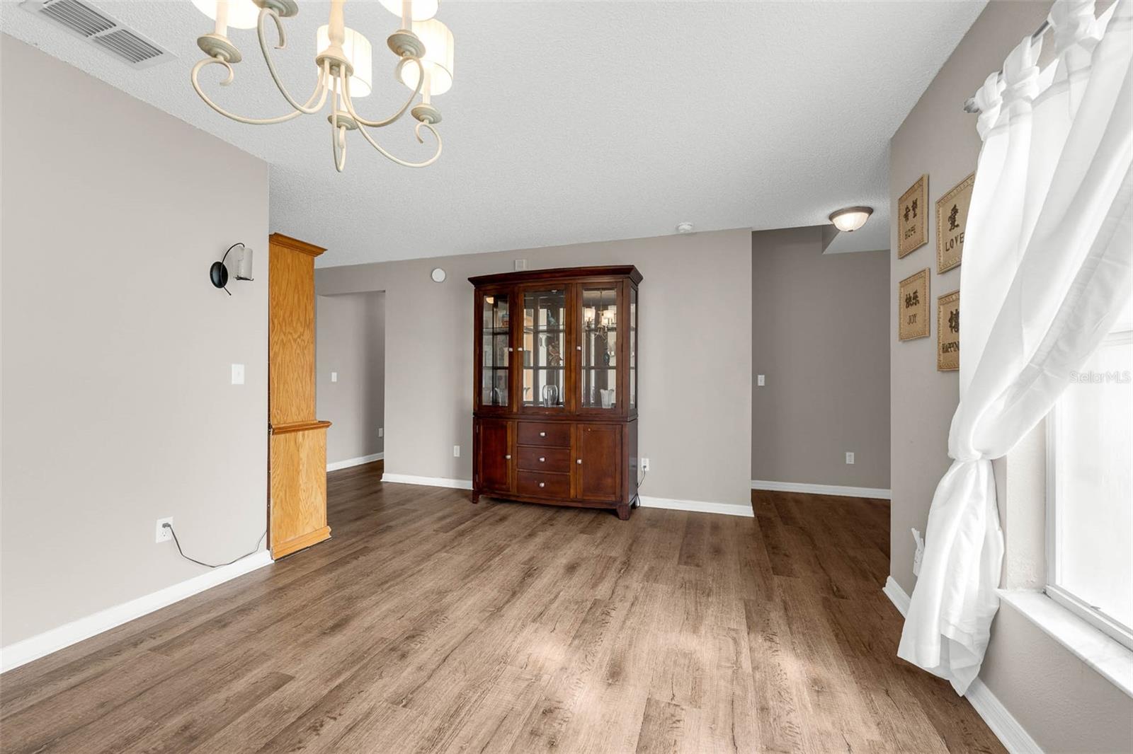 Image 8 of 53 For 754 Bristol Forest Way