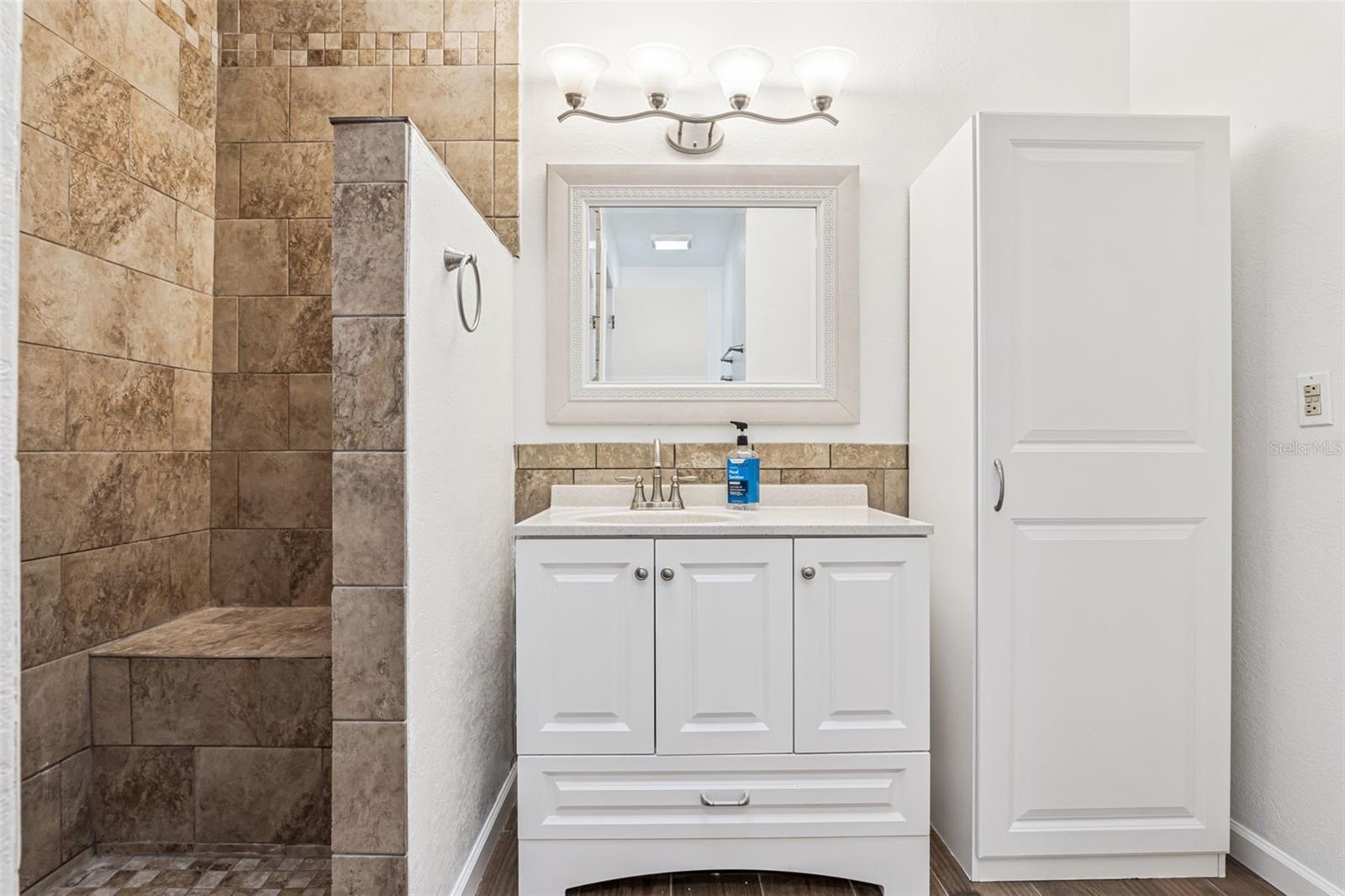 Image 12 of 19 For 1256 Pin Oak Drive