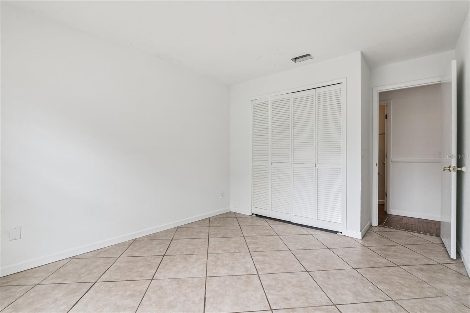 Image 14 of 19 For 1256 Pin Oak Drive