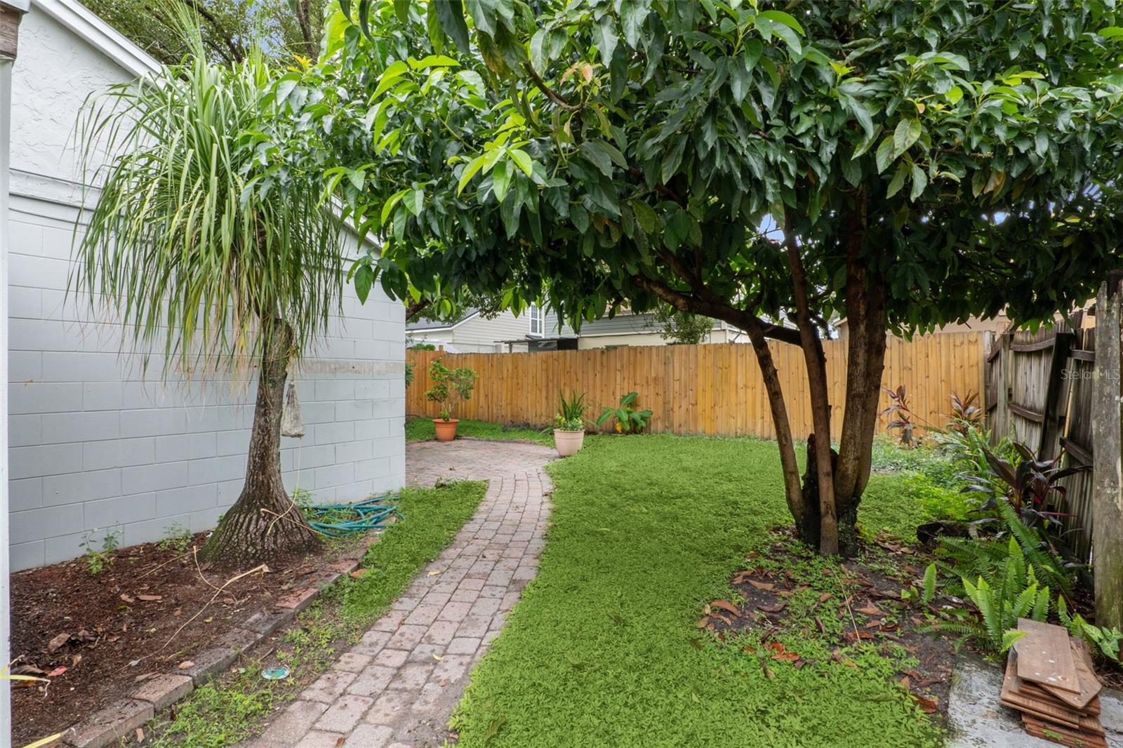 Image 18 of 19 For 1256 Pin Oak Drive