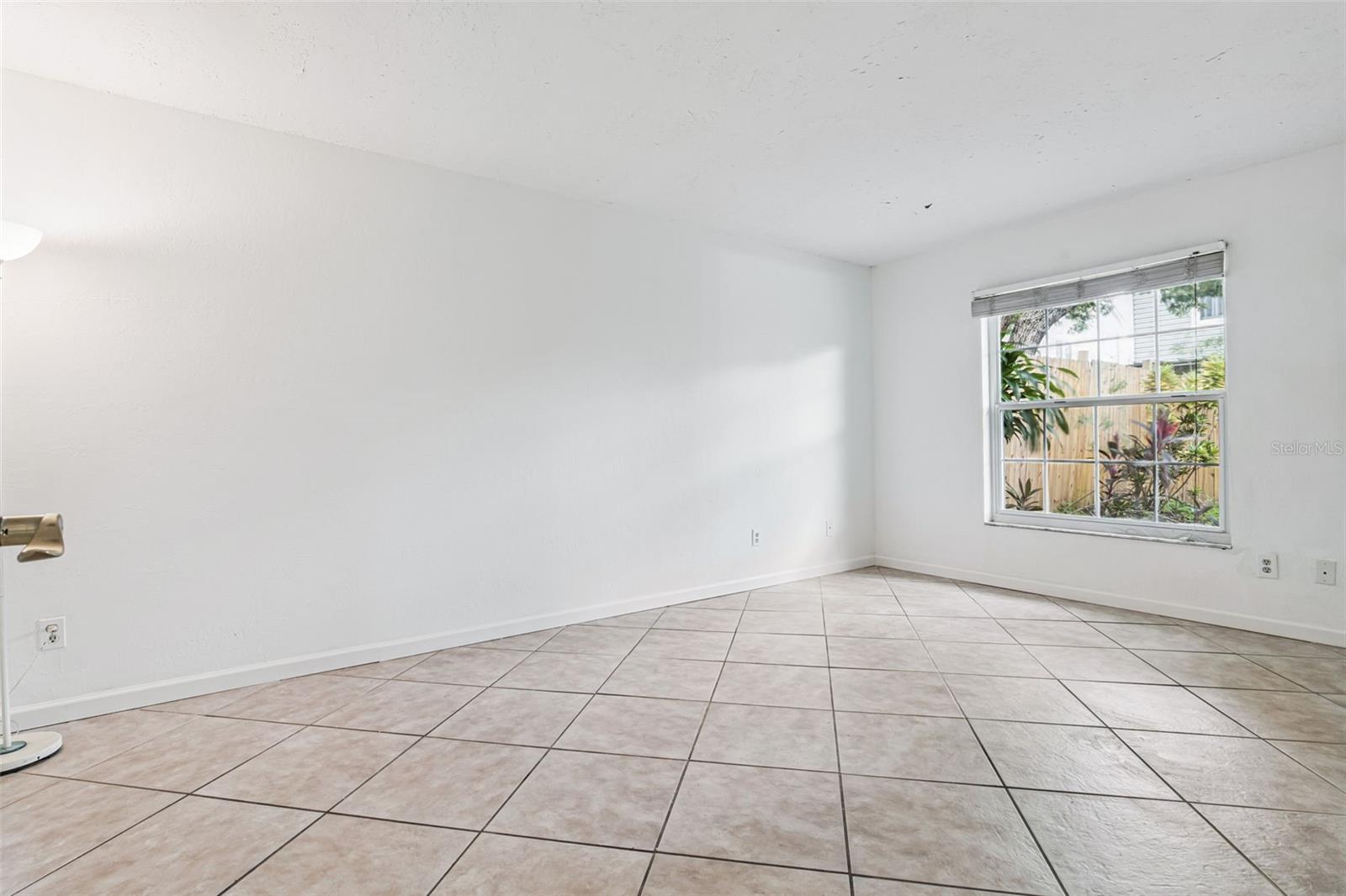 Image 8 of 19 For 1256 Pin Oak Drive